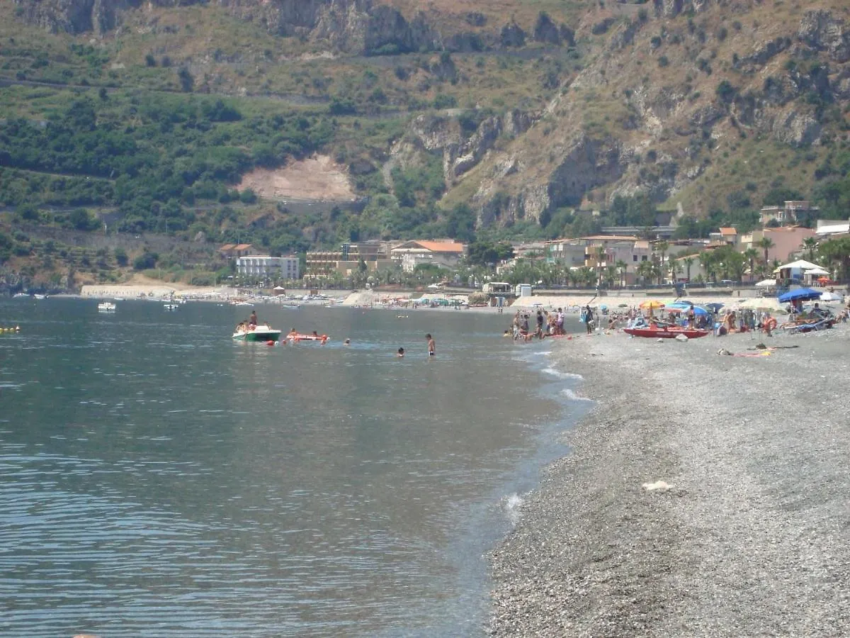 San Giacomo SantʼAlessio Siculo 0*,